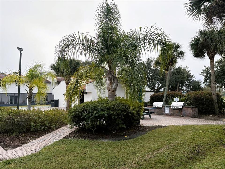 待售: $195,000 (2 贝兹, 2 浴室, 1052 平方英尺)