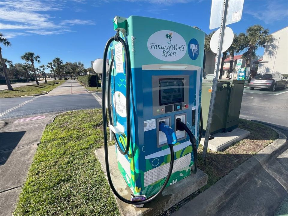 待售: $195,000 (2 贝兹, 2 浴室, 1052 平方英尺)