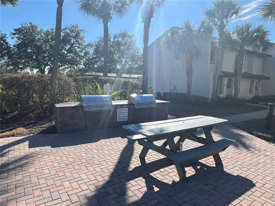 待售: $195,000 (2 贝兹, 2 浴室, 1052 平方英尺)