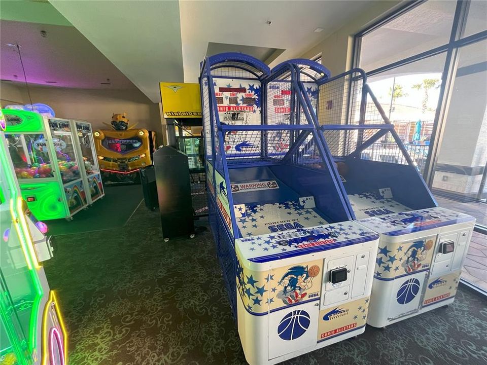 待售: $195,000 (2 贝兹, 2 浴室, 1052 平方英尺)