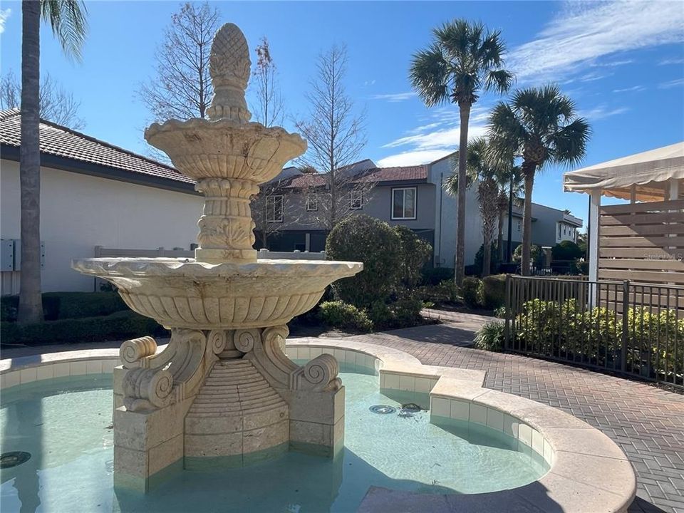 待售: $195,000 (2 贝兹, 2 浴室, 1052 平方英尺)