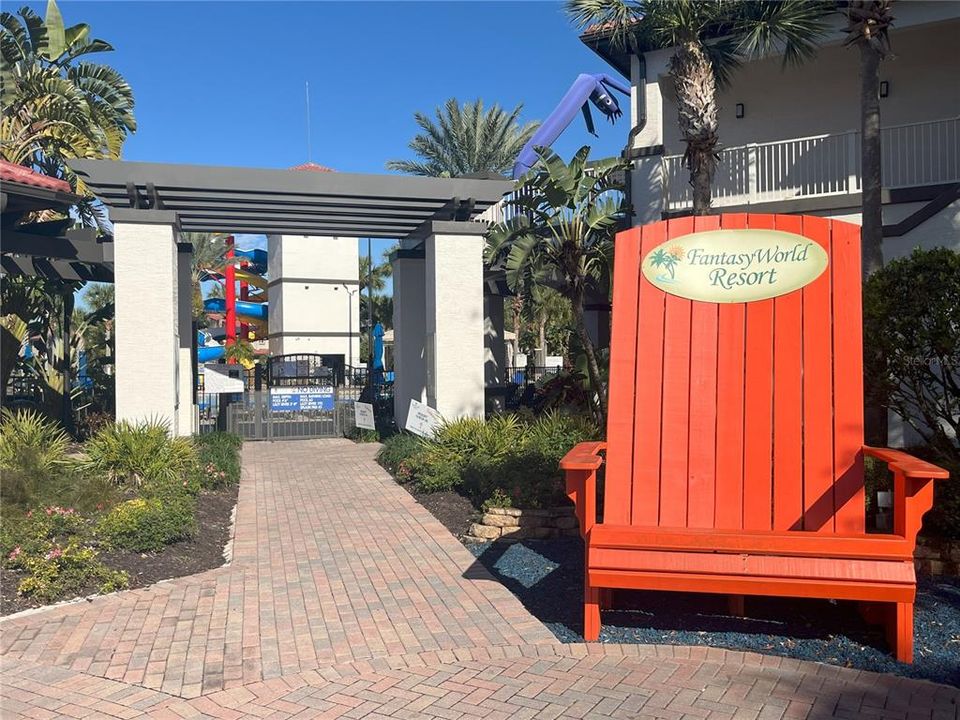 待售: $195,000 (2 贝兹, 2 浴室, 1052 平方英尺)