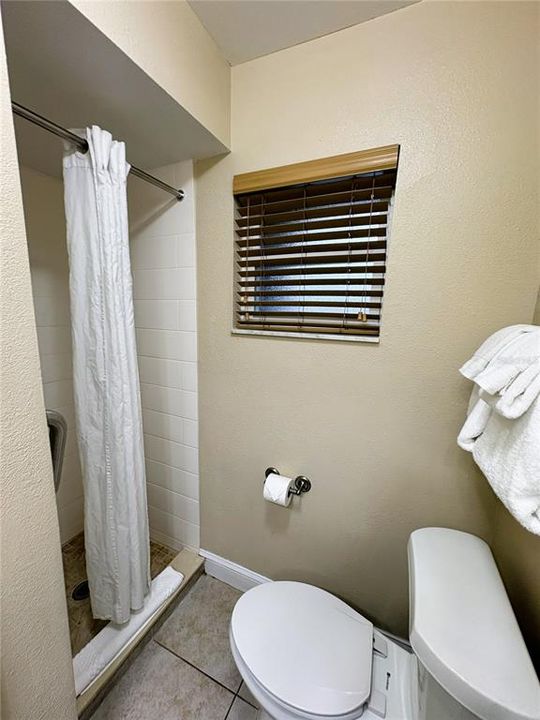 待售: $195,000 (2 贝兹, 2 浴室, 1052 平方英尺)