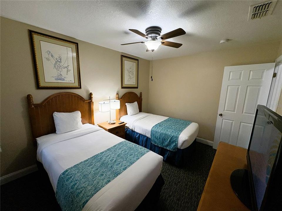 待售: $195,000 (2 贝兹, 2 浴室, 1052 平方英尺)