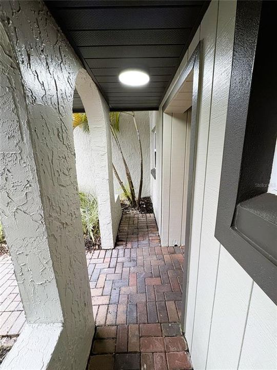 待售: $195,000 (2 贝兹, 2 浴室, 1052 平方英尺)