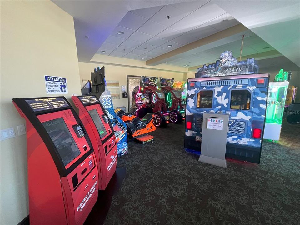 待售: $195,000 (2 贝兹, 2 浴室, 1052 平方英尺)