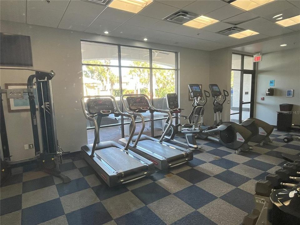 待售: $195,000 (2 贝兹, 2 浴室, 1052 平方英尺)