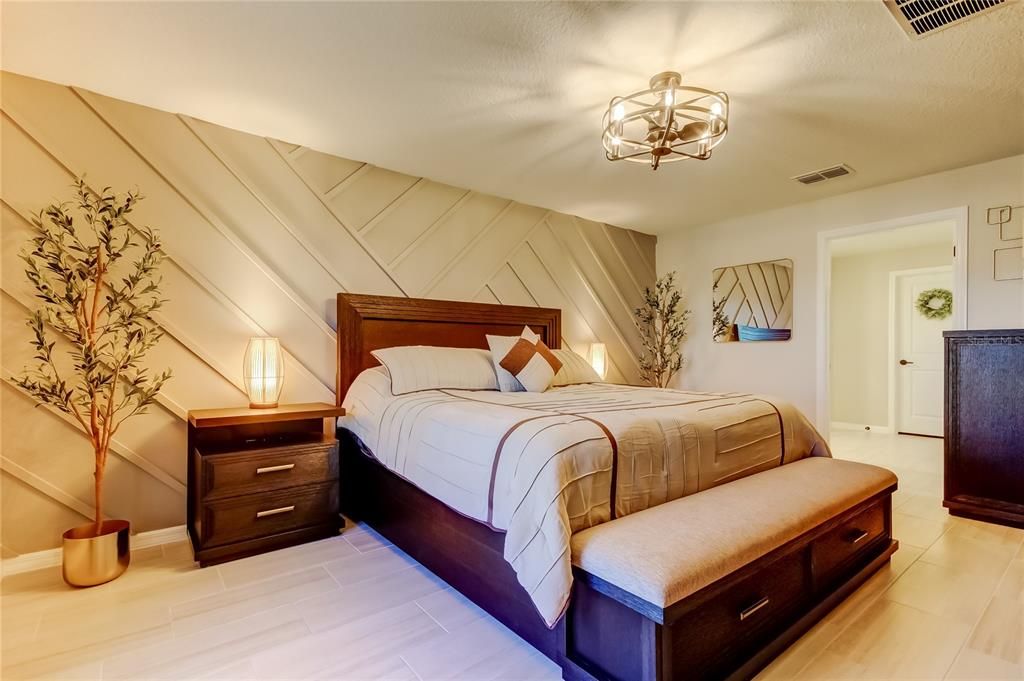 待售: $425,000 (4 贝兹, 2 浴室, 1939 平方英尺)