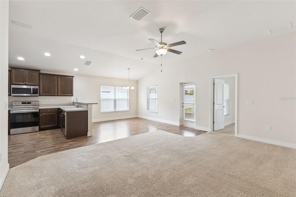 En Renta: $2,100 (3 camas, 2 baños, 1414 Pies cuadrados)