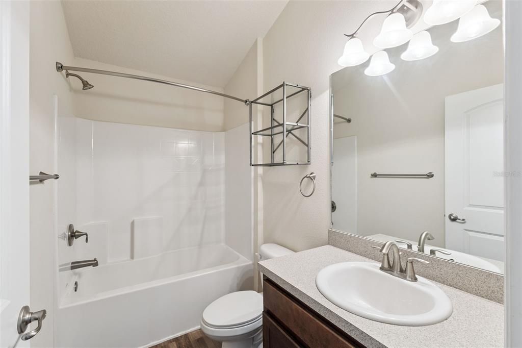 En Renta: $2,100 (3 camas, 2 baños, 1414 Pies cuadrados)