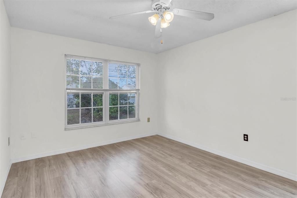 На продажу: $205,000 (2 спален, 2 ванн, 960 Квадратных фут)