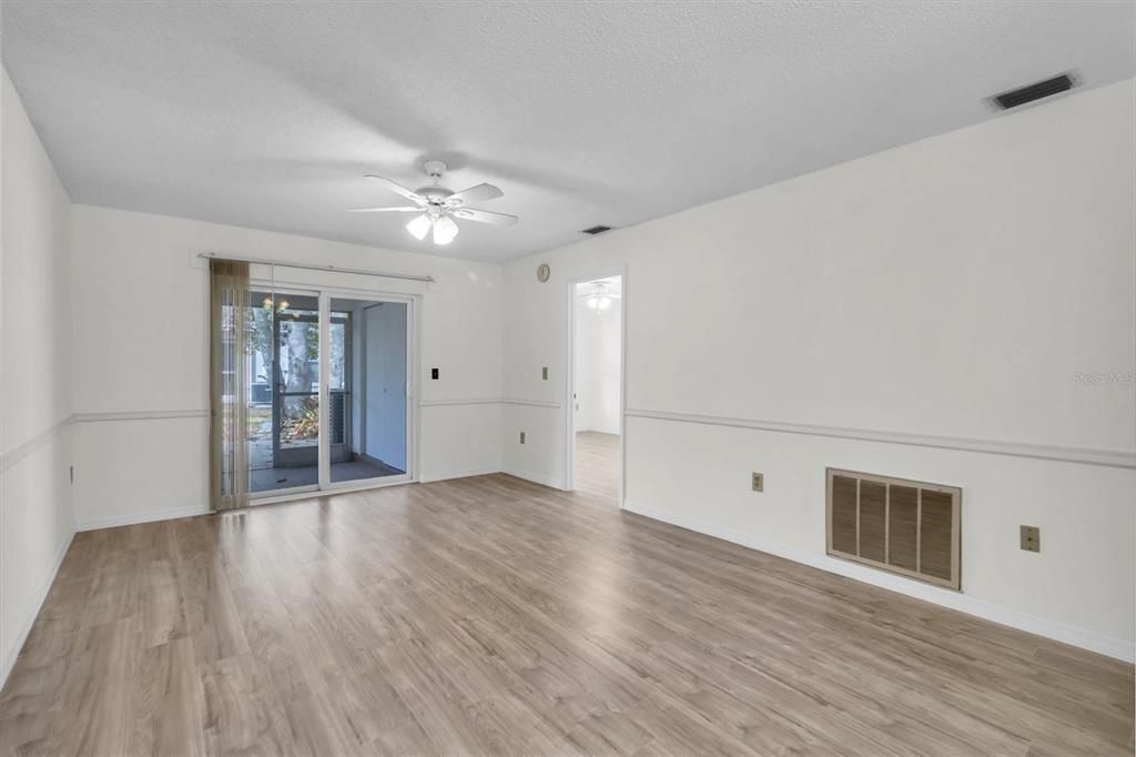 На продажу: $205,000 (2 спален, 2 ванн, 960 Квадратных фут)