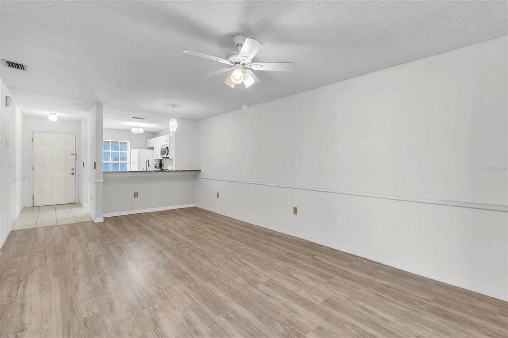 На продажу: $205,000 (2 спален, 2 ванн, 960 Квадратных фут)