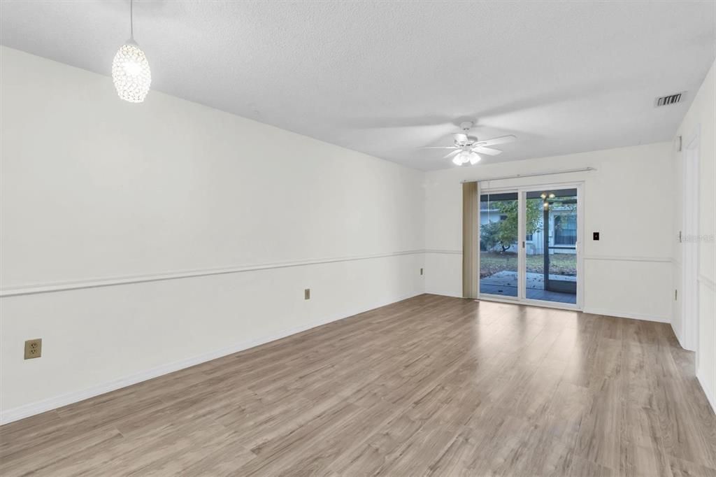 На продажу: $205,000 (2 спален, 2 ванн, 960 Квадратных фут)