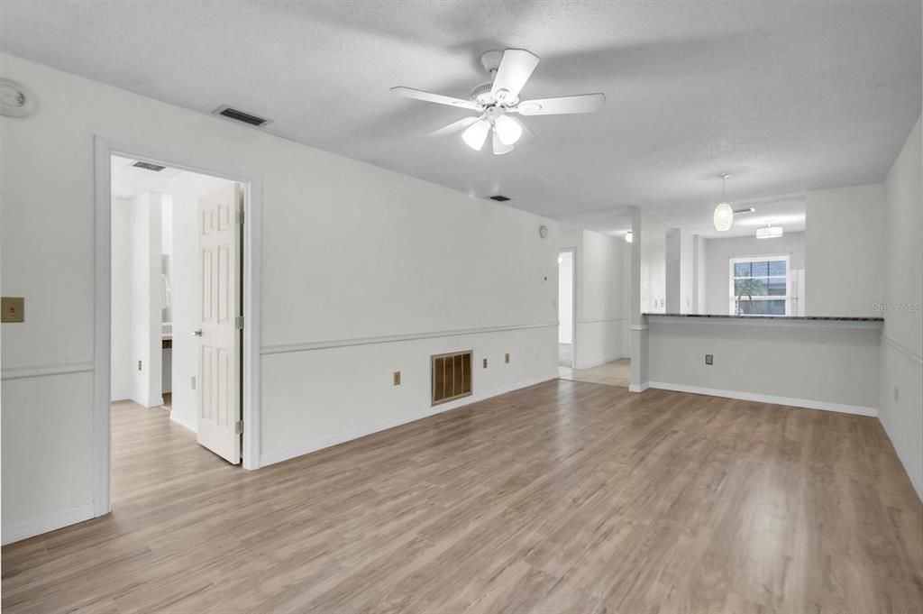 На продажу: $205,000 (2 спален, 2 ванн, 960 Квадратных фут)