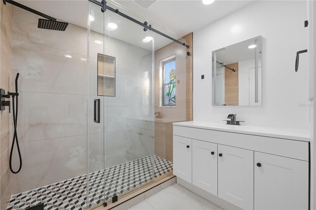 En Venta: $465,000 (3 camas, 2 baños, 1419 Pies cuadrados)