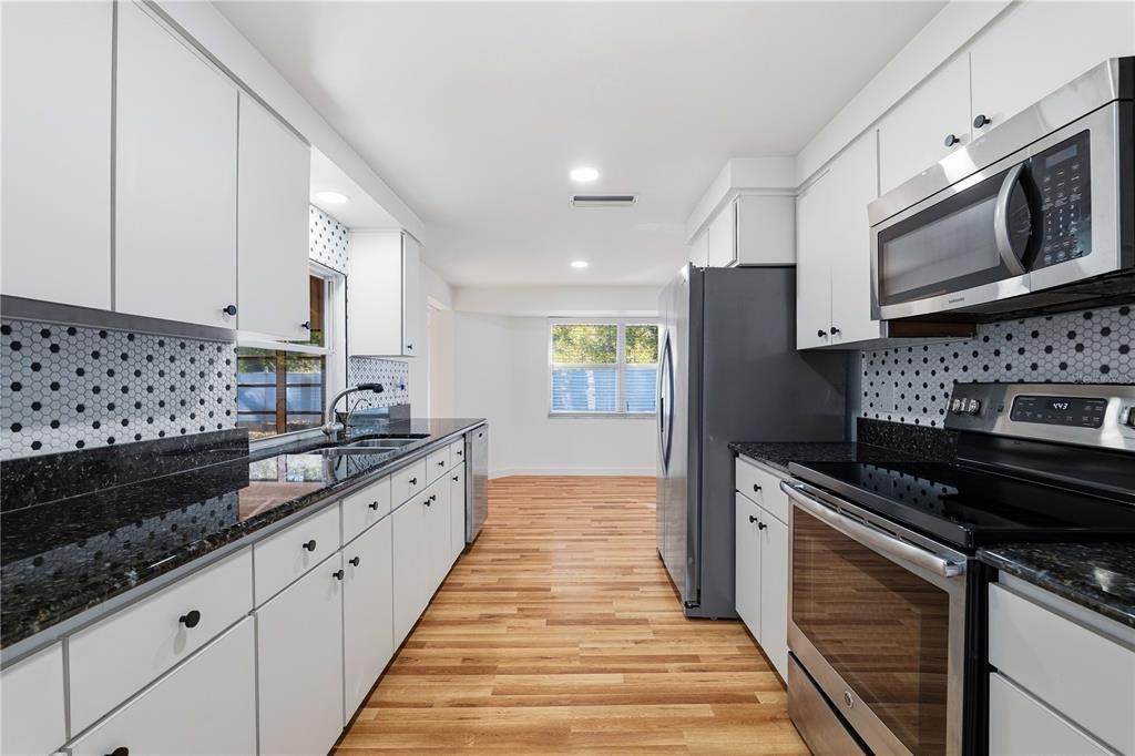 En Venta: $465,000 (3 camas, 2 baños, 1419 Pies cuadrados)