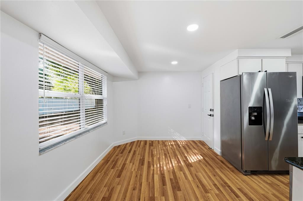 En Venta: $465,000 (3 camas, 2 baños, 1419 Pies cuadrados)