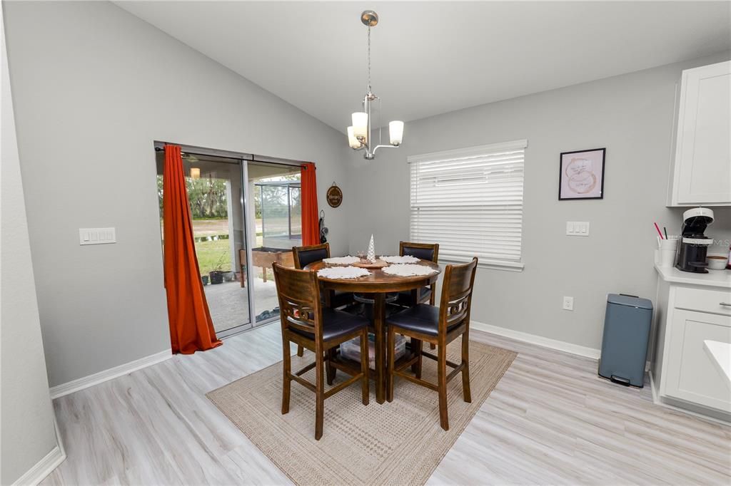 For Sale: $365,000 (4 beds, 2 baths, 1715 Square Feet)