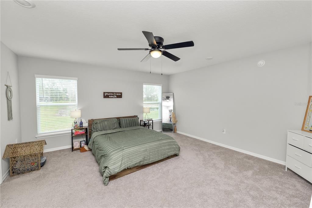 For Sale: $365,000 (4 beds, 2 baths, 1715 Square Feet)