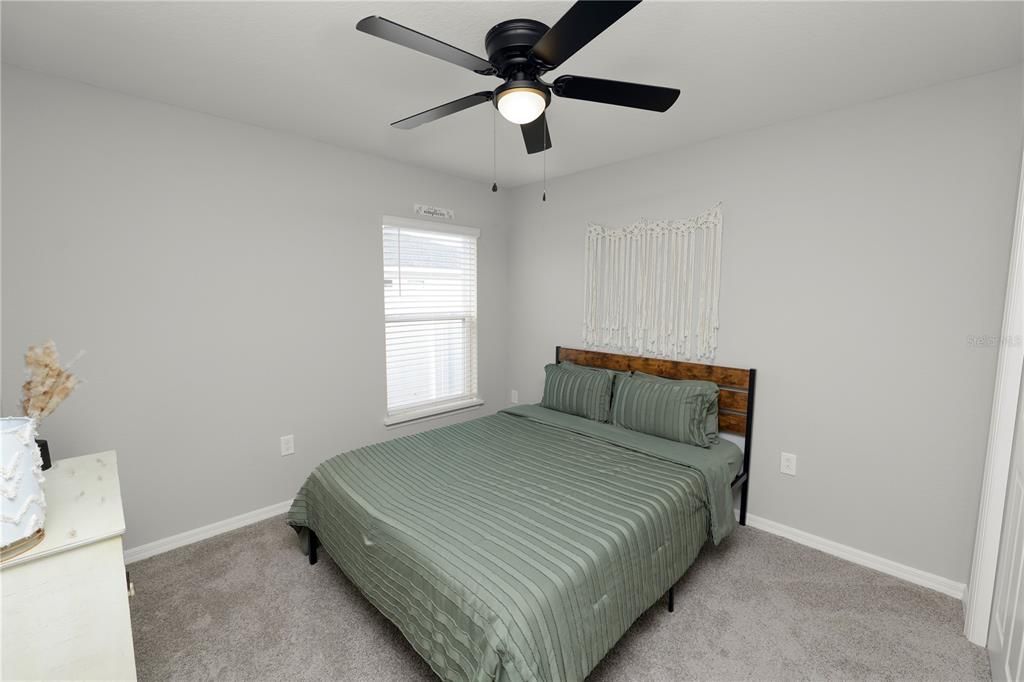 For Sale: $365,000 (4 beds, 2 baths, 1715 Square Feet)