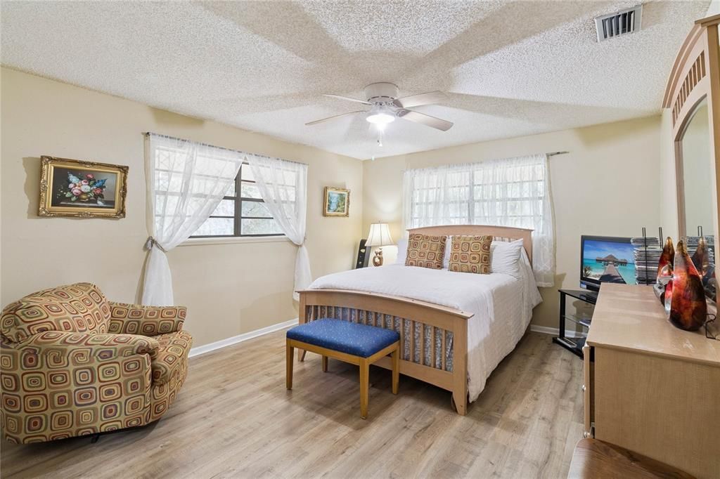 For Sale: $729,500 (5 beds, 3 baths, 2312 Square Feet)