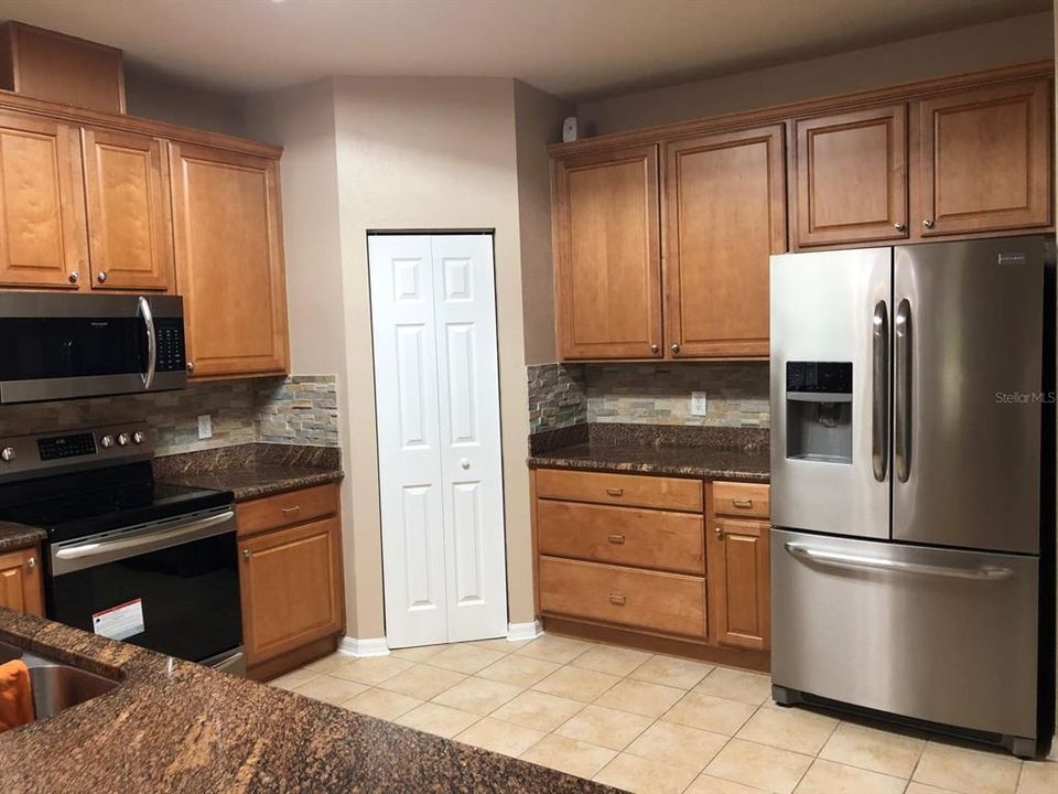 待售: $389,990 (3 贝兹, 2 浴室, 1970 平方英尺)