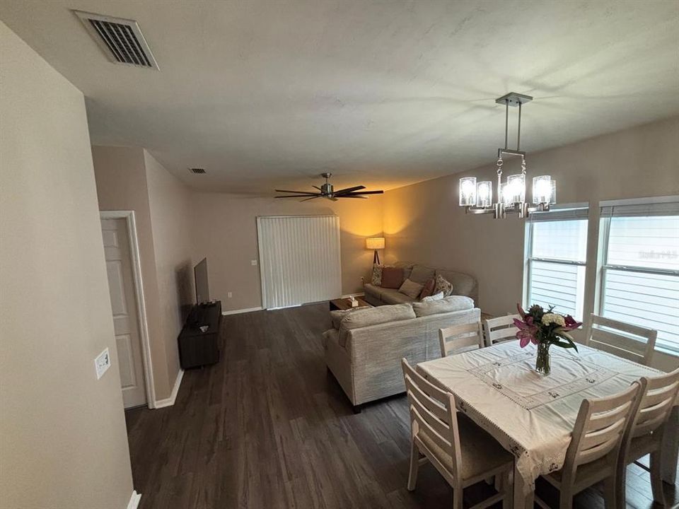 待售: $389,990 (3 贝兹, 2 浴室, 1970 平方英尺)