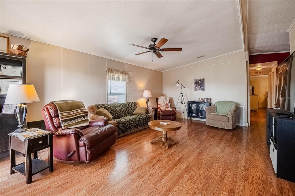 En Venta: $115,000 (2 camas, 2 baños, 1012 Pies cuadrados)