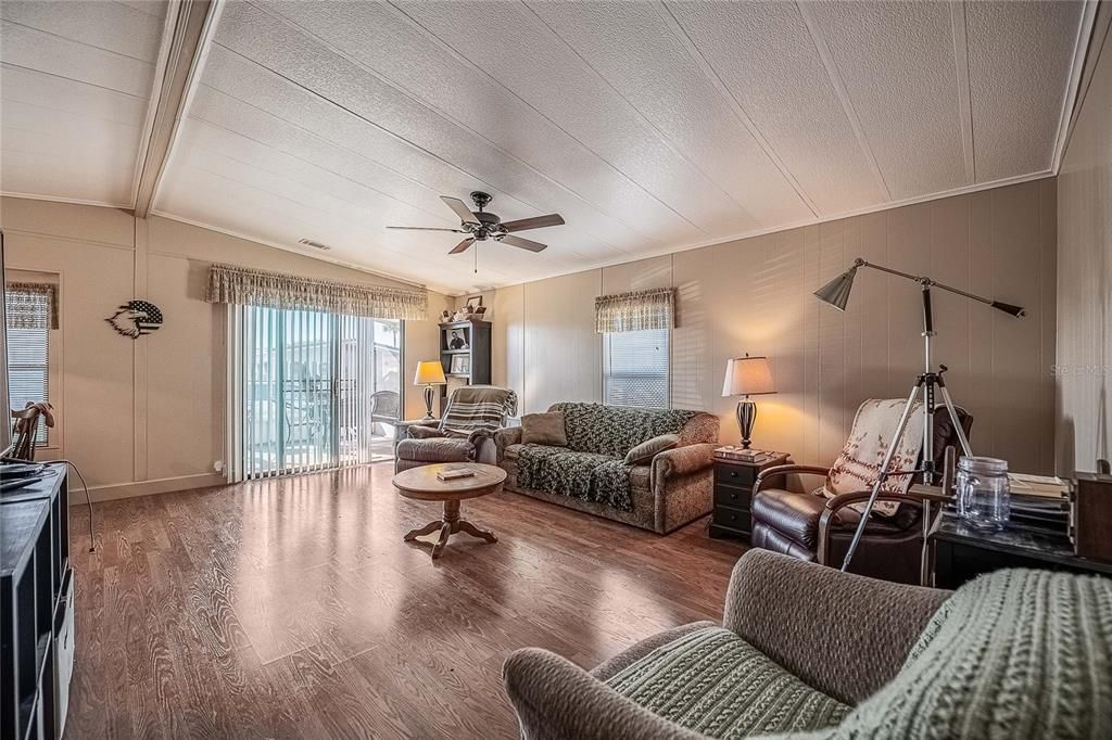 En Venta: $115,000 (2 camas, 2 baños, 1012 Pies cuadrados)