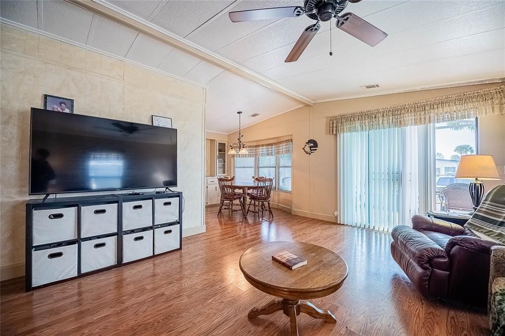 En Venta: $115,000 (2 camas, 2 baños, 1012 Pies cuadrados)