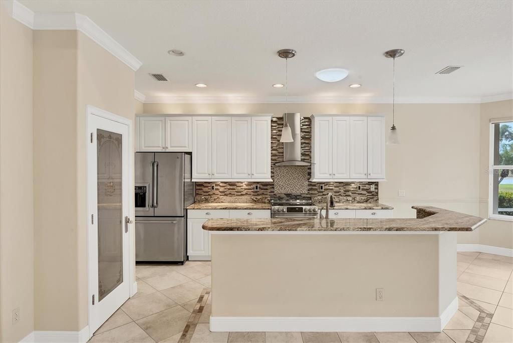 En Venta: $550,000 (2 camas, 2 baños, 1825 Pies cuadrados)