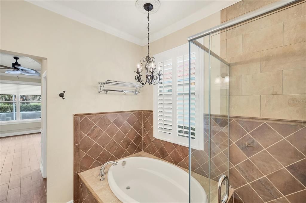 En Venta: $550,000 (2 camas, 2 baños, 1825 Pies cuadrados)