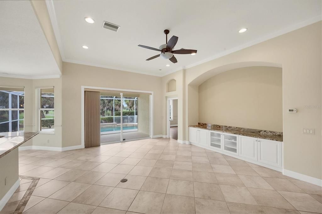 En Venta: $550,000 (2 camas, 2 baños, 1825 Pies cuadrados)