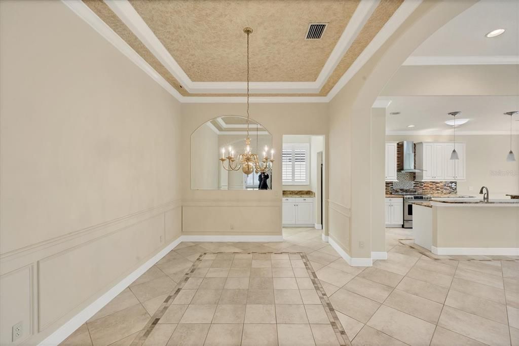 En Venta: $550,000 (2 camas, 2 baños, 1825 Pies cuadrados)