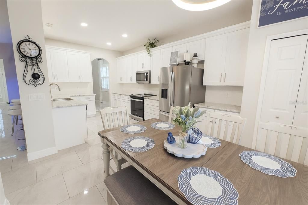 待售: $734,900 (5 贝兹, 3 浴室, 3586 平方英尺)