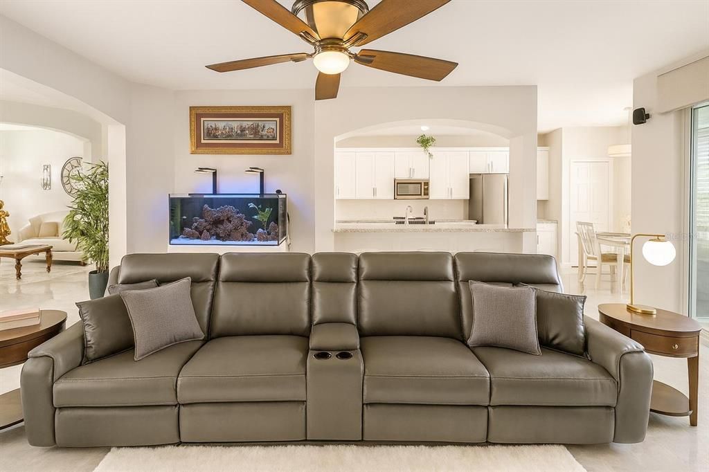 待售: $734,900 (5 贝兹, 3 浴室, 3586 平方英尺)