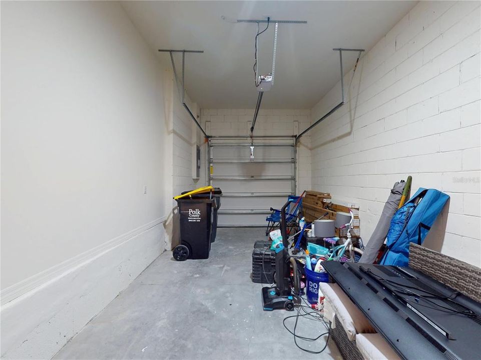 For Rent: $1,900 (3 beds, 2 baths, 1672 Square Feet)