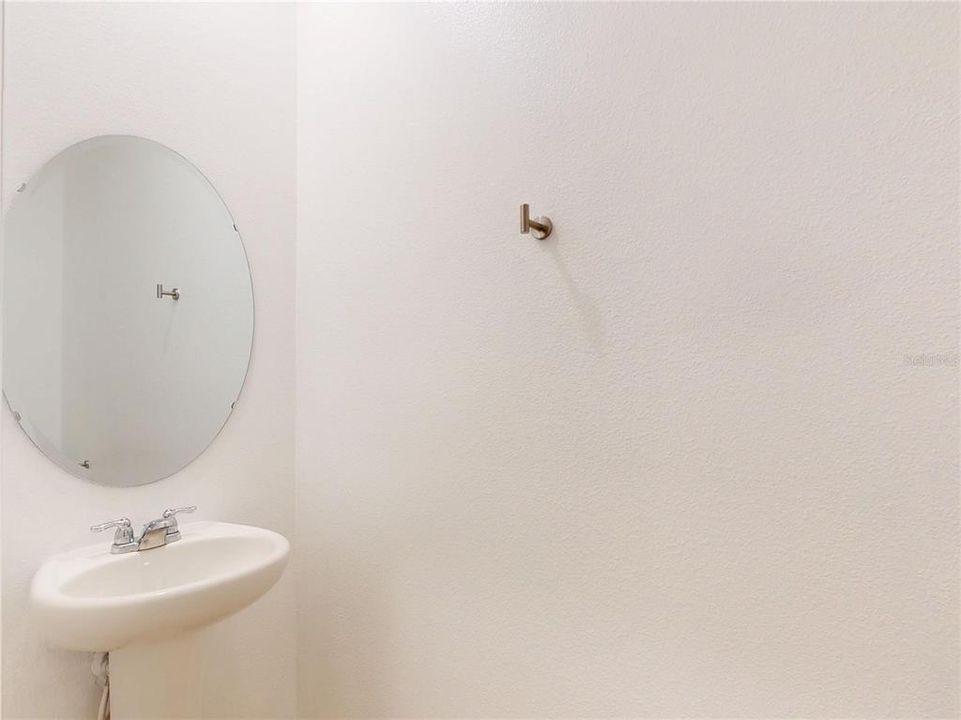 For Rent: $1,900 (3 beds, 2 baths, 1672 Square Feet)