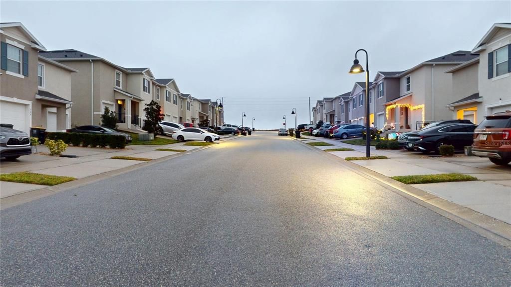 For Rent: $1,900 (3 beds, 2 baths, 1672 Square Feet)