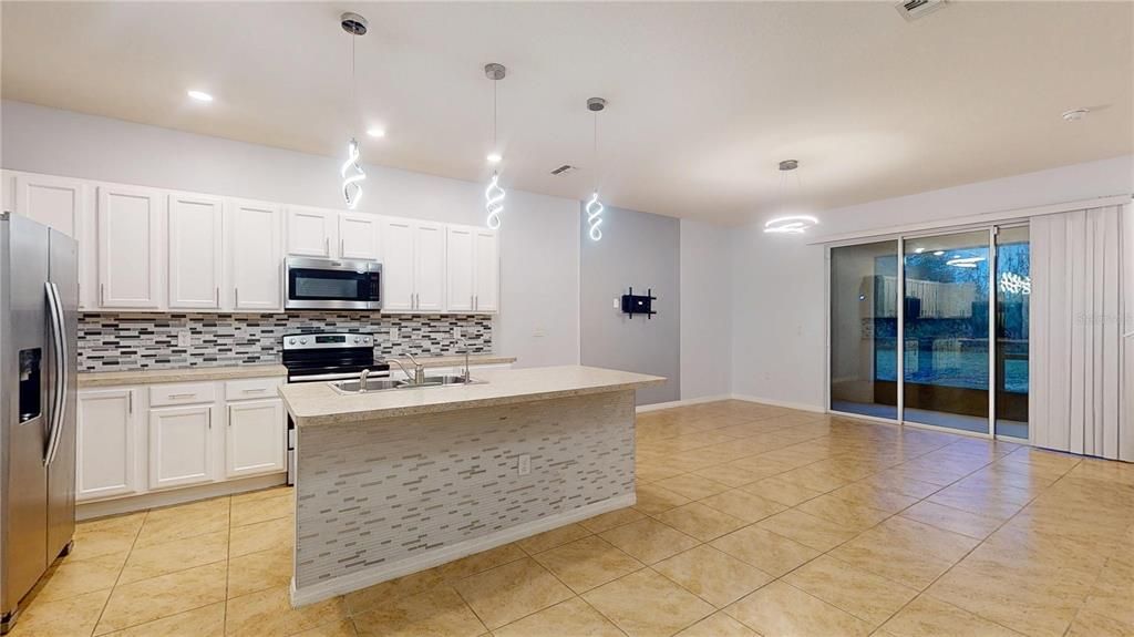 For Rent: $1,900 (3 beds, 2 baths, 1672 Square Feet)