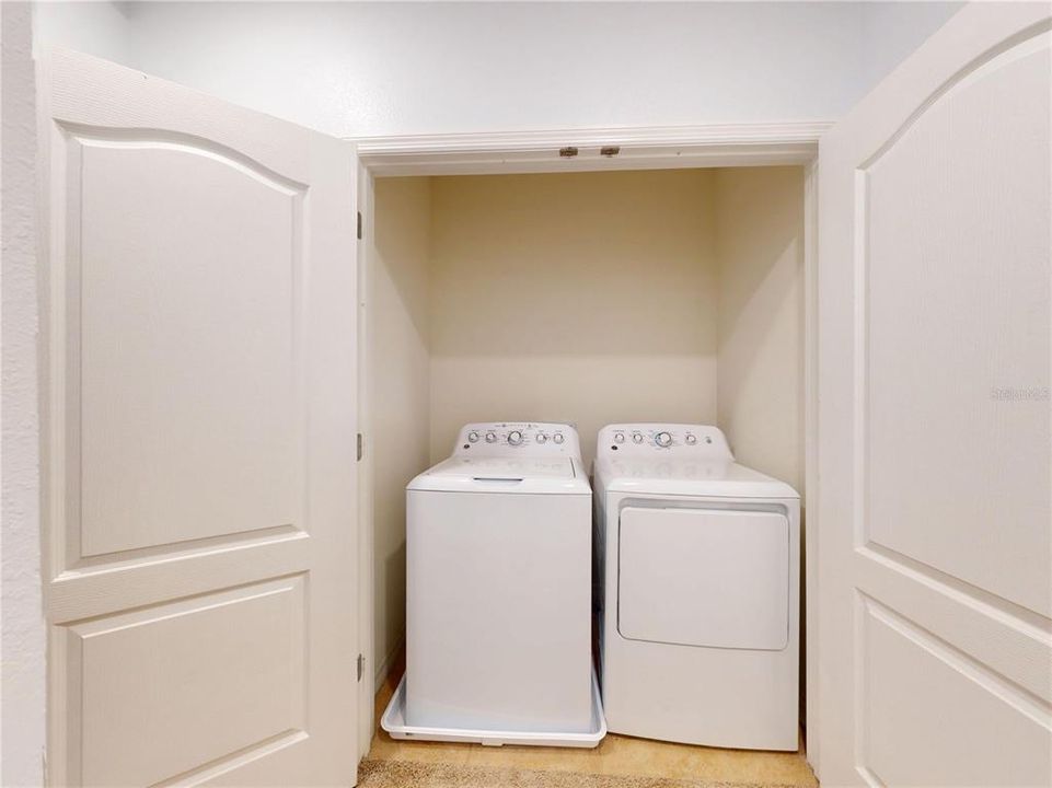 For Rent: $1,900 (3 beds, 2 baths, 1672 Square Feet)