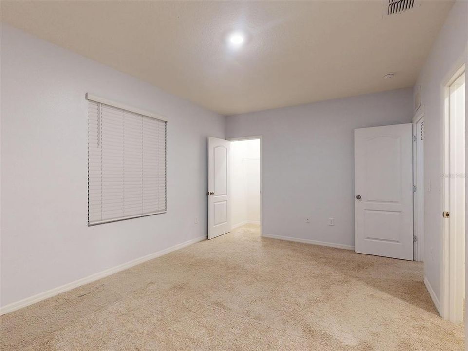 For Rent: $1,900 (3 beds, 2 baths, 1672 Square Feet)