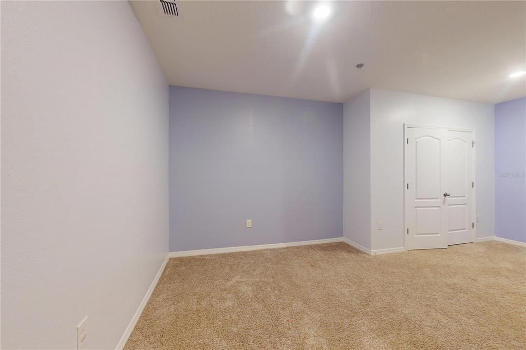 For Rent: $1,900 (3 beds, 2 baths, 1672 Square Feet)