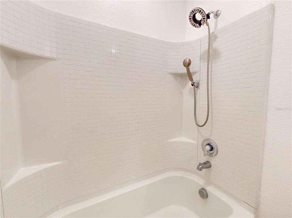 For Rent: $1,900 (3 beds, 2 baths, 1672 Square Feet)