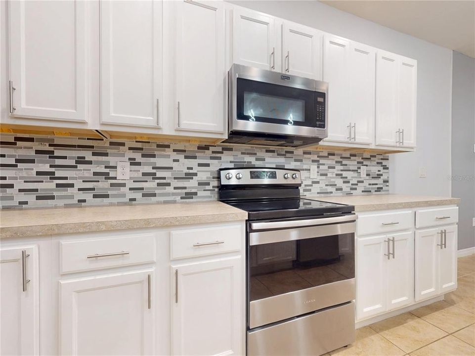 For Rent: $1,900 (3 beds, 2 baths, 1672 Square Feet)