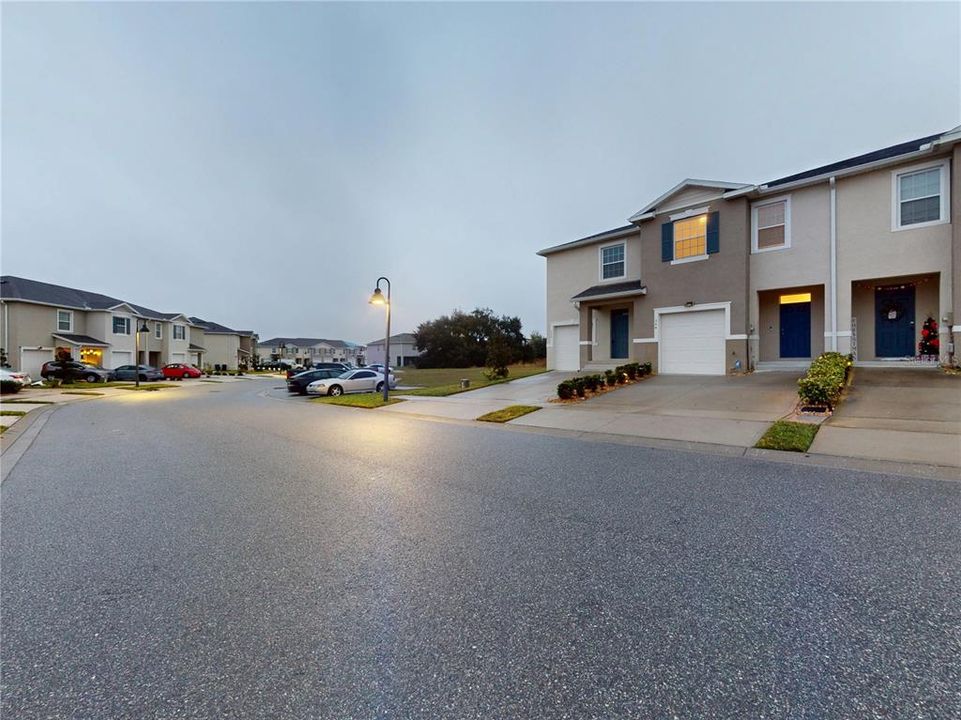 For Rent: $1,900 (3 beds, 2 baths, 1672 Square Feet)