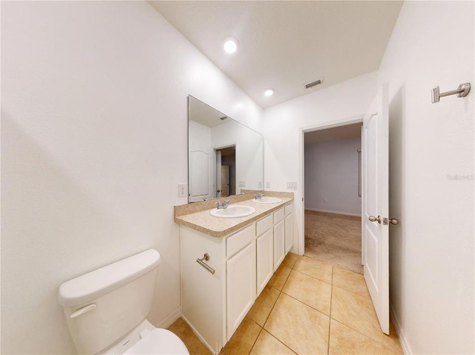 For Rent: $1,900 (3 beds, 2 baths, 1672 Square Feet)