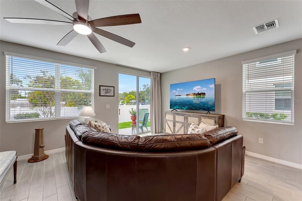 На продажу: $299,000 (3 спален, 2 ванн, 1539 Квадратных фут)