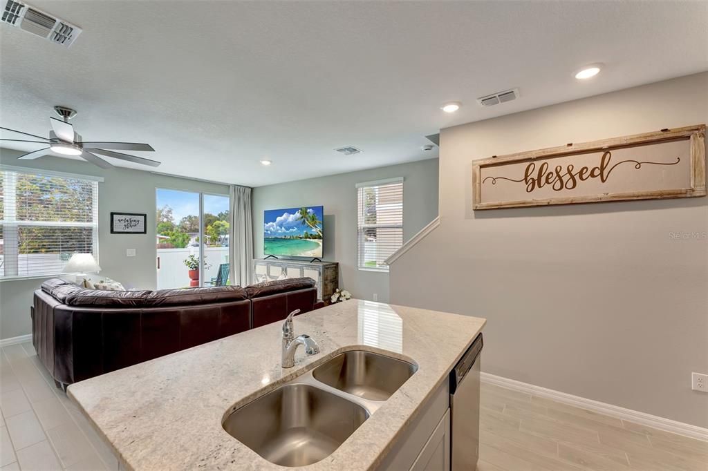 На продажу: $299,000 (3 спален, 2 ванн, 1539 Квадратных фут)